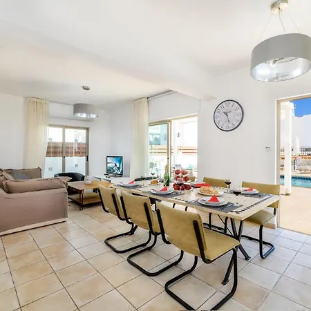 Sunrise Bay #1 Βίλα