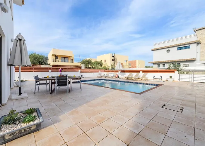 Villa Sunrise Bay #1 *