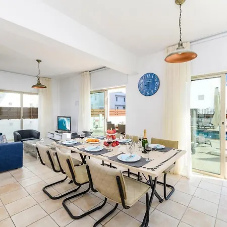 Sunrise Bay #1 Villa Paralimni